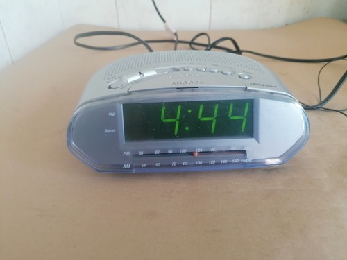 Bush cr311 alarm - bush, radio